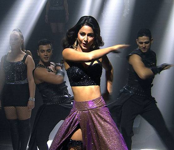 बिग बॉस फिनाले में दोस्तों संग हिना का धमाकेदार डांस, PHOTOS