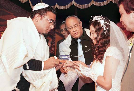 इस धर्म के सिर्फ 4650 लोग भारत में, मांग रहे अल्पसंख्यक दर्जा