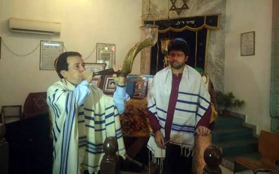 इस धर्म के सिर्फ 4650 लोग भारत में, मांग रहे अल्पसंख्यक दर्जा