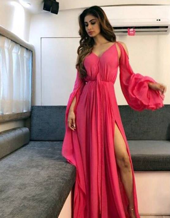 मौनी रॉय को याद आई 'नागिन', शेयर किया इमोशनल पोस्ट