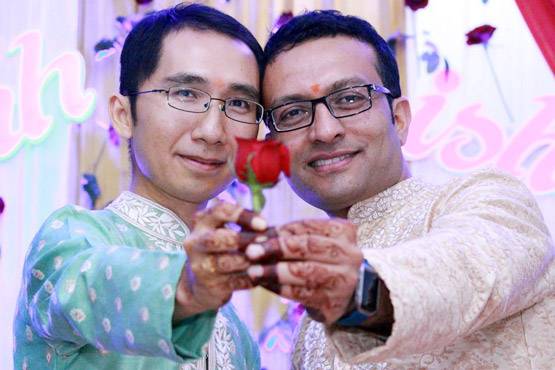 गे शादी: हल्दी-मेहंदी की रस्म, लड़के ने लड़के को पहनाई वरमाला