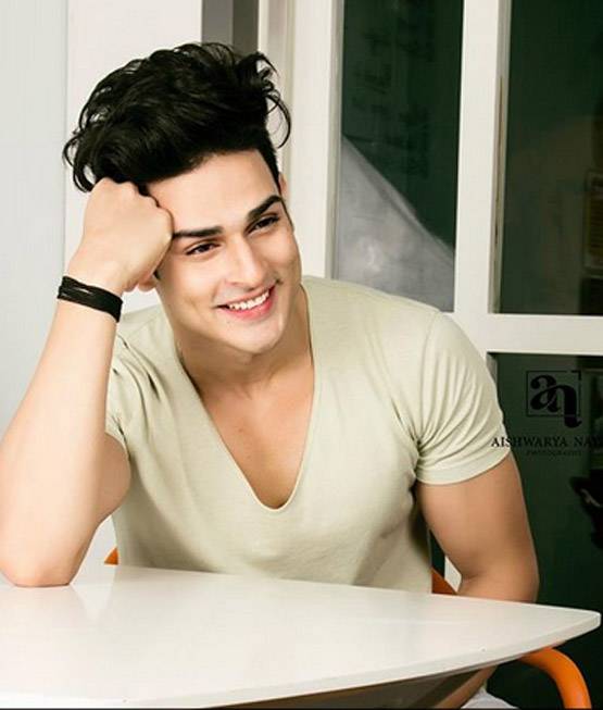 वेब सीरीज में इस बोल्ड एक्ट्रेस के साथ रोमांस करेंगे प्रियांक शर्मा