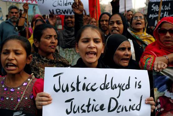 कुरान पढ़ाने वाले मौलवी ने किया यौन उत्पीड़न: पाक में #MeToo