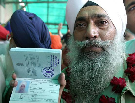 इस वजह से नारंगी पासपोर्ट ला रही सरकार, आपके लिए जानना जरूरी