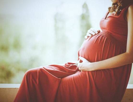 चंद्र ग्रहण के दौरान प्रेगनेंट महिलाएं बरतें ये सावधानियां!