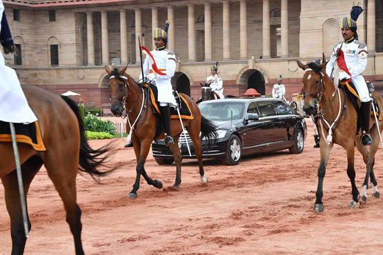 राष्ट्रपति की कार में लगेगी नंबर प्लेट, ये होते हैं सुरक्षा फीचर्स
