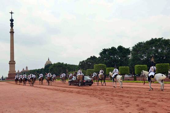 राष्ट्रपति की कार में लगेगी नंबर प्लेट, ये होते हैं सुरक्षा फीचर्स