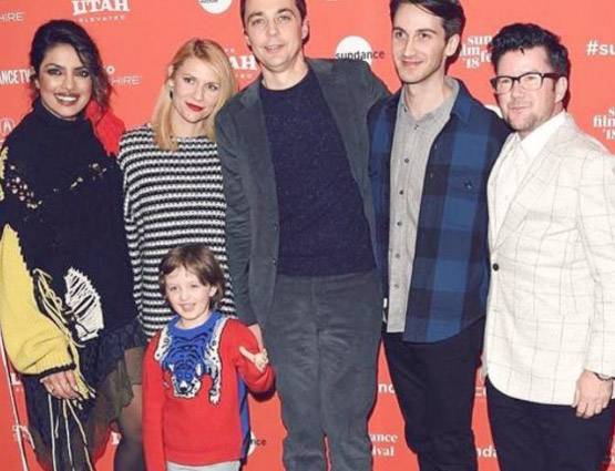 लाखों का क्लच थामें पार्टी में पहुंची सारा अली खान