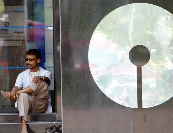 2000 का नोट हो रहा बंद? जानिए ऐसे ही 5 वायरल मैसेज का सच