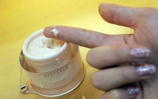 देखें: महिलाओं के बाद पुरुषों में भी गुप्तांग को गोरा बनाने का क्रेज