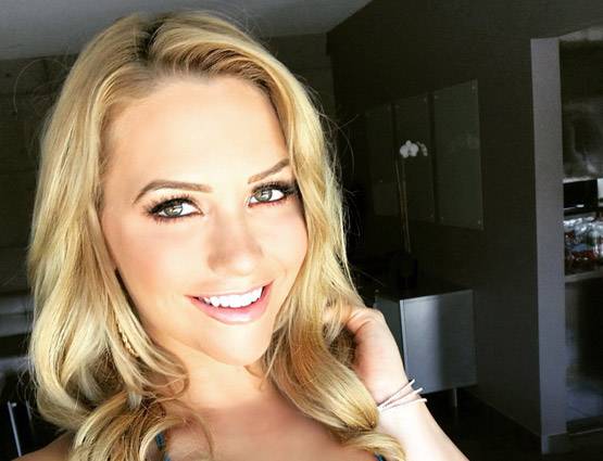 मिया माल्कोवा के भाई-पति भी हैं पोर्न स्टार, एक्ट्रेस की 15 PICS