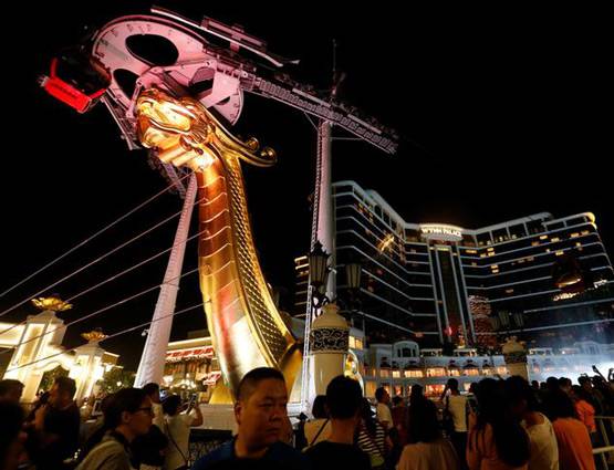 अरबपति बनाता था जबरन संबंध, करता था ऐसे डिमांड: रिपोर्ट