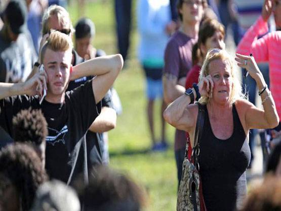 अमेरिका के स्कूल में फायरिंग की दिल दहलाने वाली 10 तस्वीरें