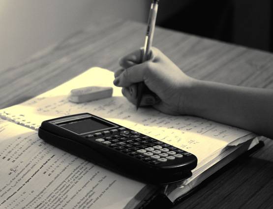 सूर्यास्त के बाद भूलकर भी ना करें ये 8 काम, होता है अशुभ!