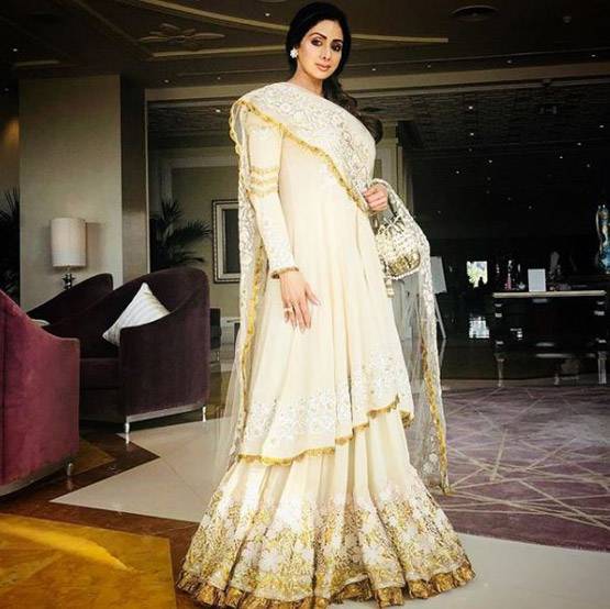 फैमिली वेडिंग में बेटी खुशी कपूर के साथ नजर आईं श्रीदेवी, देखें PHOTOS