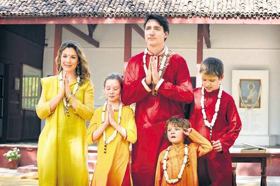 PICS:  कुर्ता-पायजामा में नजर आए कनाडाई PM, दिखा देसी अंदाज