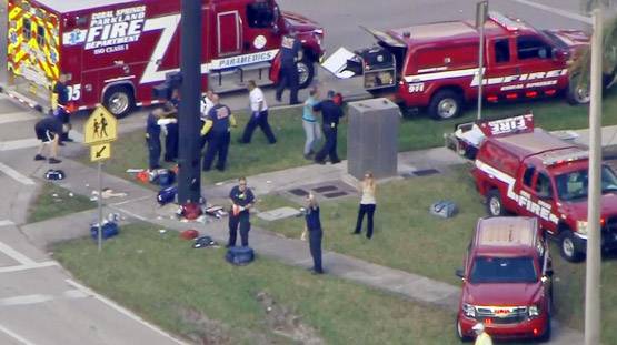 अमेरिका के स्कूल में फायरिंग की दिल दहलाने वाली 10 तस्वीरें