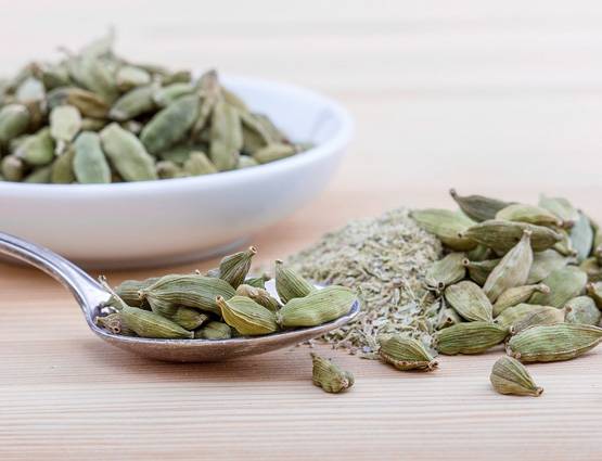 इन 15 रोगों का इलाज है इलायची