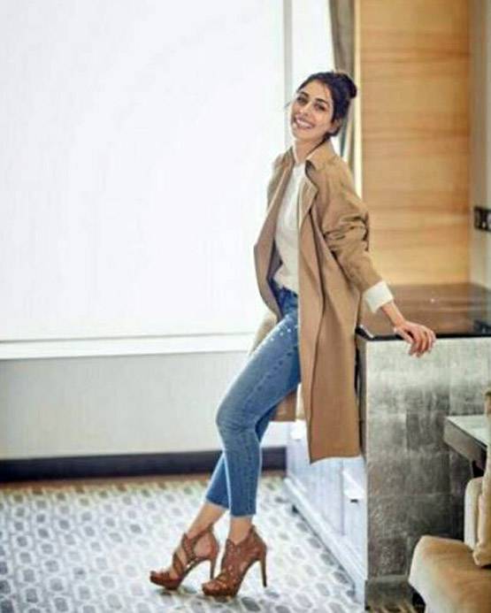 सलमान के ट्वीट से चर्चा में आई ये लड़की, ऐसा है कैडबरी गर्ल का सफ़र