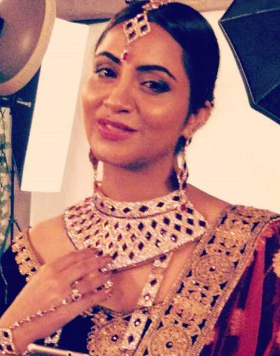 बिग बॉस के बाद ब्राइडल लुक में नजर आईं आवाम की चहेती अर्शी खान