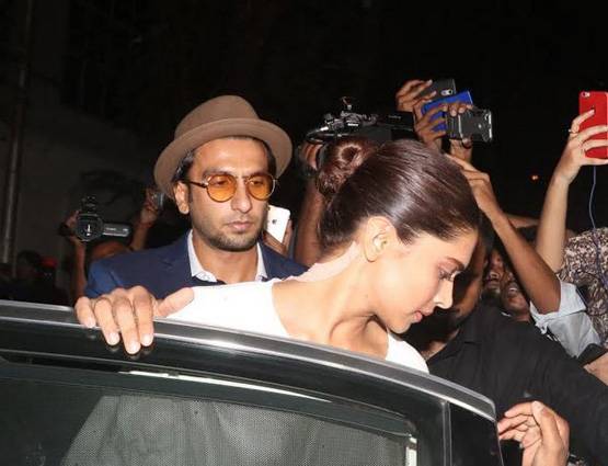 PHOTOS: दीपिका के साथ अनिल कपूर के घर पहुंचे रणवीर सिंह