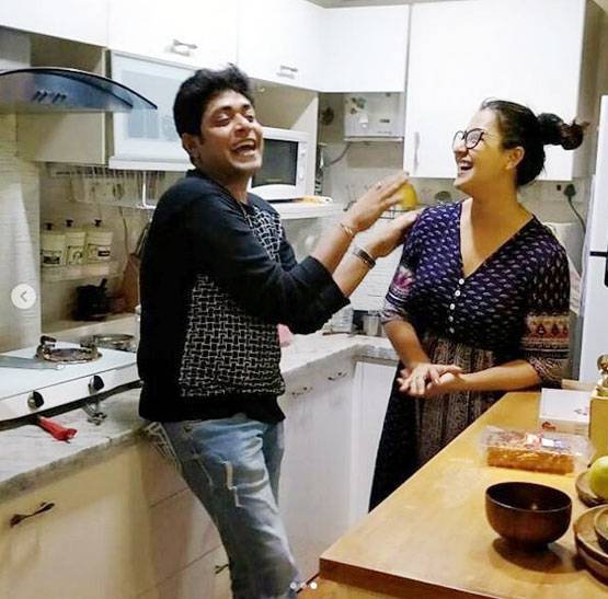 PHOTOS: बिग बॉस के इस कंटेस्टेंट को सरप्राइज देने पहुंची शिल्पा