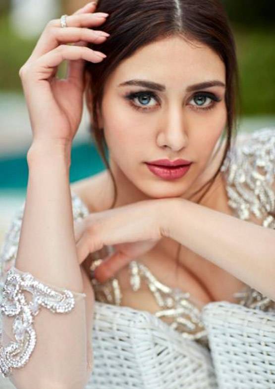 सलमान के ट्वीट से चर्चा में आई ये लड़की, ऐसा है कैडबरी गर्ल का सफ़र