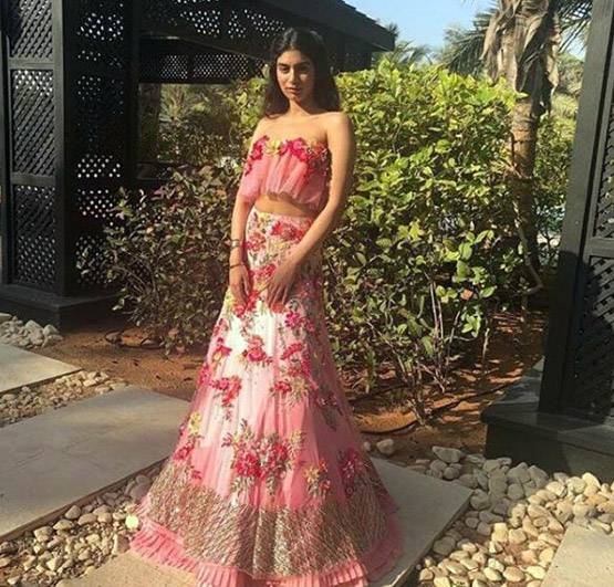 फैमिली वेडिंग में बेटी खुशी कपूर के साथ नजर आईं श्रीदेवी, देखें PHOTOS