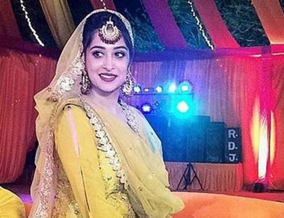 'सिमर' के हाथों में रची मेहंदी, शोएब ने शादी से पहले किया प्रपोज