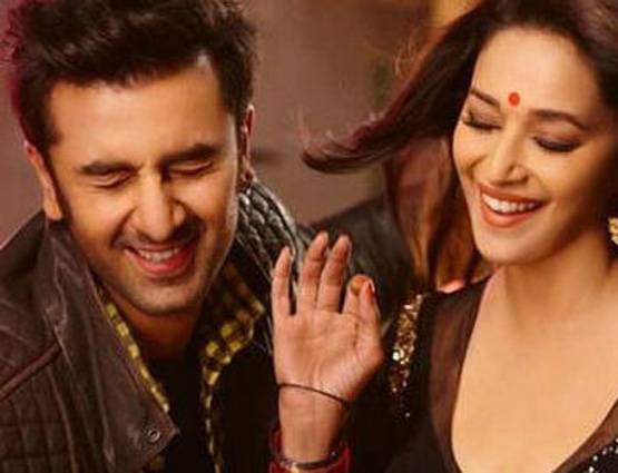 श्रीदेवी समेत इन 5 हीरोइनों ने पिता-पुत्र संग पर्दे पर किया रोमांस!