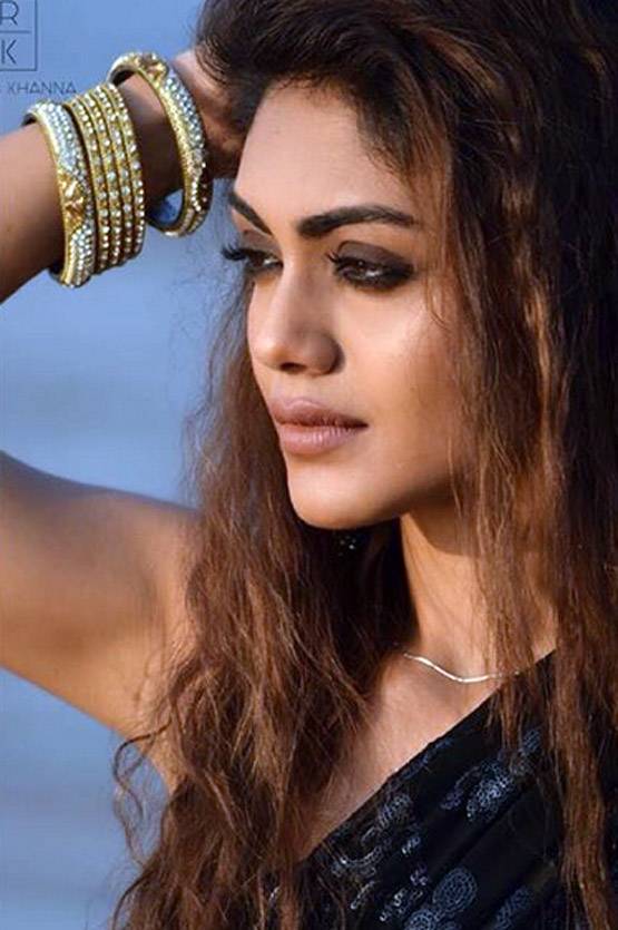 बोल्ड हुई 'उतरन' की ये एक्ट्रेस, साड़ी में कराया स्टनिंग फोटोशूट