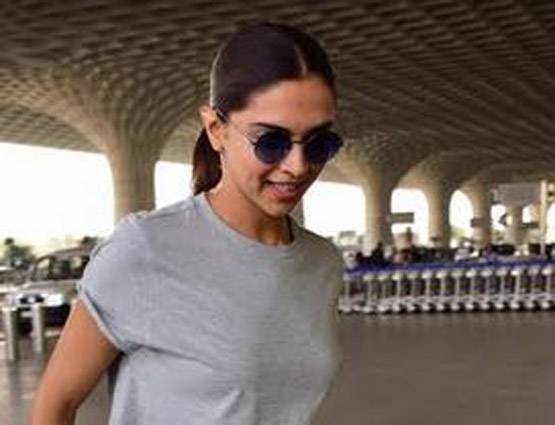 गर्दन पर बैंडेज, क्या दीपिका हटवा रही हैं रणबीर के नाम का टैटू?