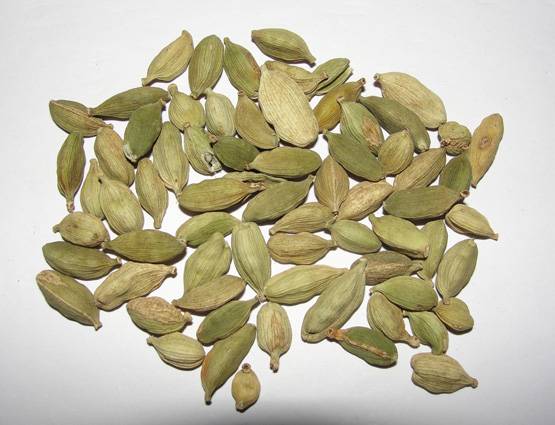 इन 15 रोगों का इलाज है इलायची