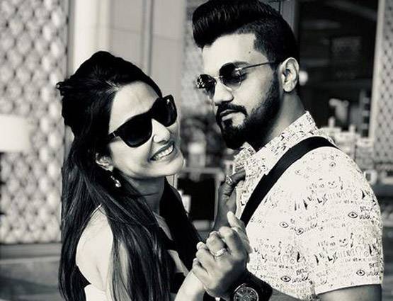 PHOTOS: फैमिली हॉलीडे के बाद बॉयफ्रेंड संग सैर पर निकलीं हिना