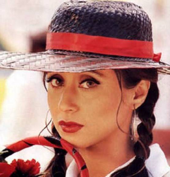 44 की हुईं रंगीला गर्ल उर्मिला, पहली ही फिल्म से मचाया था धमाल