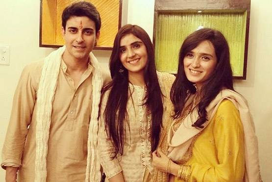 13 साल बड़े गौतम संग सात फेरे लेंगी पंखुड़ी, देखें मेहंदी की तस्वीरें