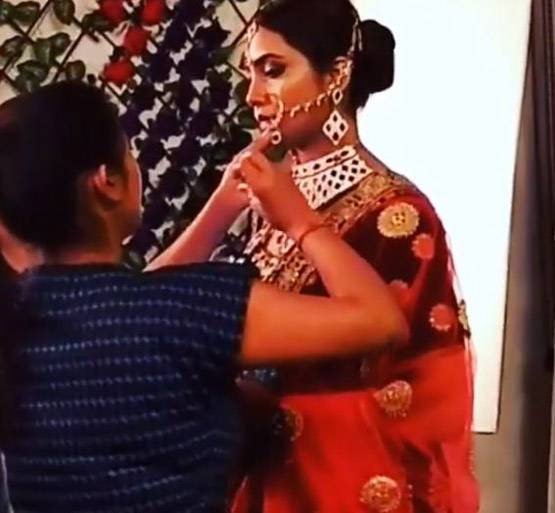 बिग बॉस के बाद ब्राइडल लुक में नजर आईं आवाम की चहेती अर्शी खान