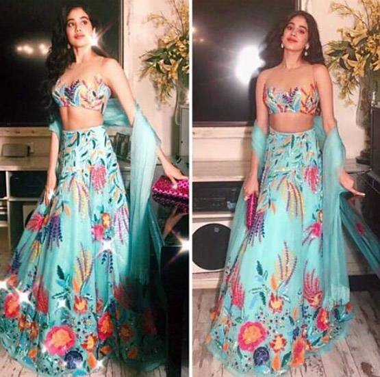 फैमिली वेडिंग में बेटी खुशी कपूर के साथ नजर आईं श्रीदेवी, देखें PHOTOS