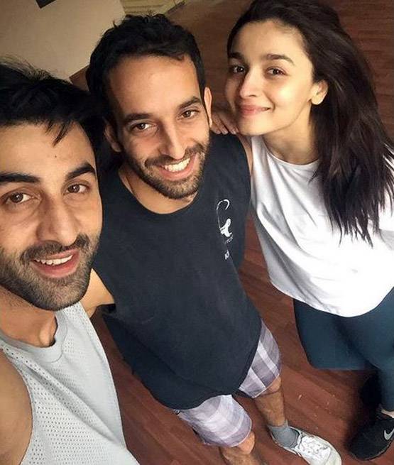 मुंबई की सड़कों पर यूं घूमते रहे रणबीर कपूर, किसी ने नहीं पहचाना