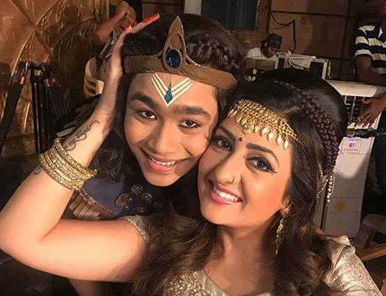 पति से तलाक लेगी ये टीवी एक्ट्रेस, बेटी के साथ ऐसे बिता रहीं समय