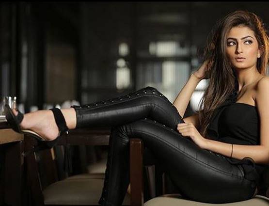 श्वेता तिवारी की बेटी ने कराया स्टनिंग फोटोशूट, दिखा ऐसा एटिट्यूड