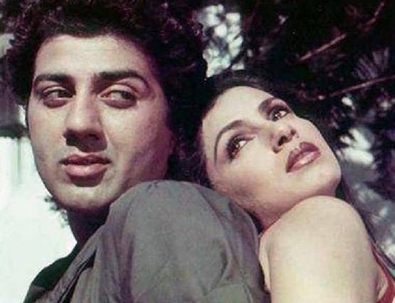 श्रीदेवी समेत इन 5 हीरोइनों ने पिता-पुत्र संग पर्दे पर किया रोमांस!