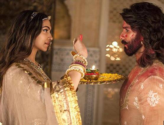 इन 5 वजहों से 300 करोड़ के पार हुई पद्मावत, एक वजह 'राजपूत' भी