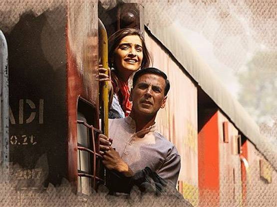 पैडमैन: जब दो कलाकारों ने सैनिटरी नैपकीन पकड़ने से कर दिया था मना