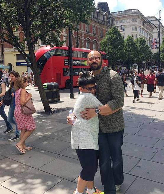 कभी स्पॉट बॉय थे रोहित, तब्बू के कपड़े प्रेस करने का काम भी किया