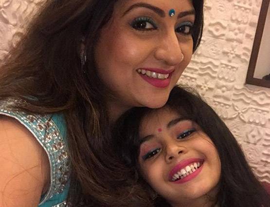 पति से तलाक लेगी ये टीवी एक्ट्रेस, बेटी के साथ ऐसे बिता रहीं समय