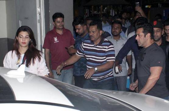 बैंकॉक से 'रेस 3' की शूटिंग खत्म कर लौटे सलमान-जैकलीन