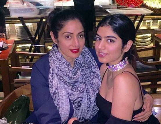 ऐसा था श्रीदेवी का फिल्मी करियर, शुरुआत में नहीं बोल पाती थीं हिंदी