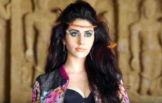 सलमान के ट्वीट से चर्चा में आई ये लड़की, ऐसा है कैडबरी गर्ल का सफ़र