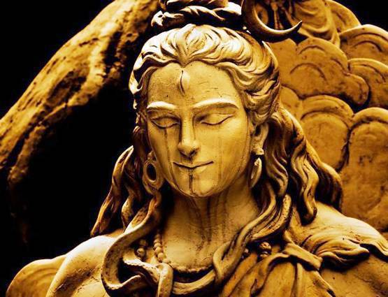 महाशिवरात्रि पर करें ये उपाय, मिलेगी तरक्की ही तरक्की